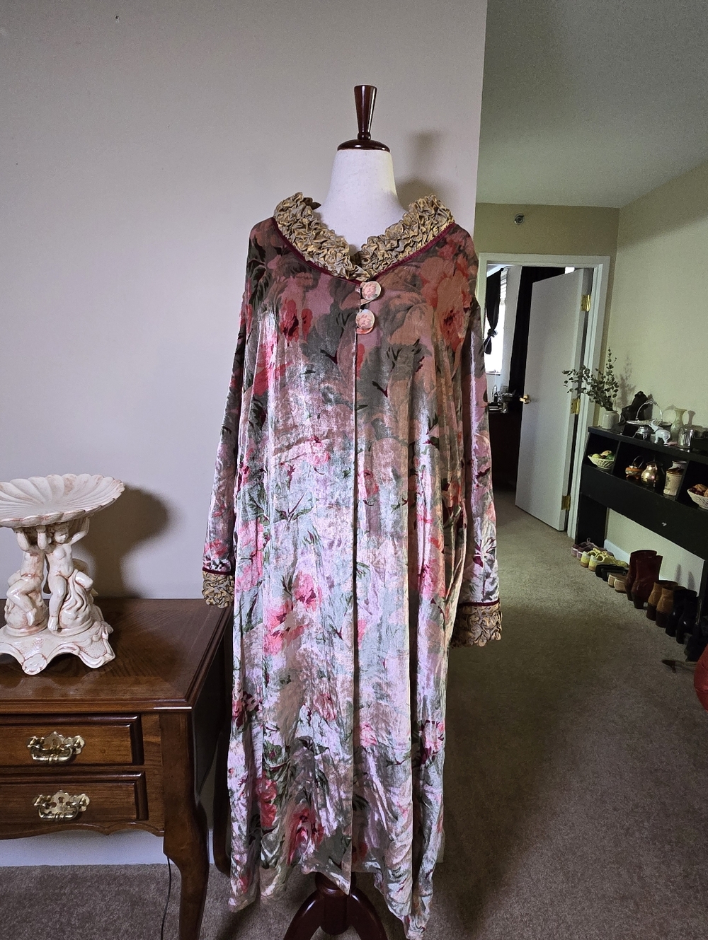 Goody Goody Velvet Floral Robe